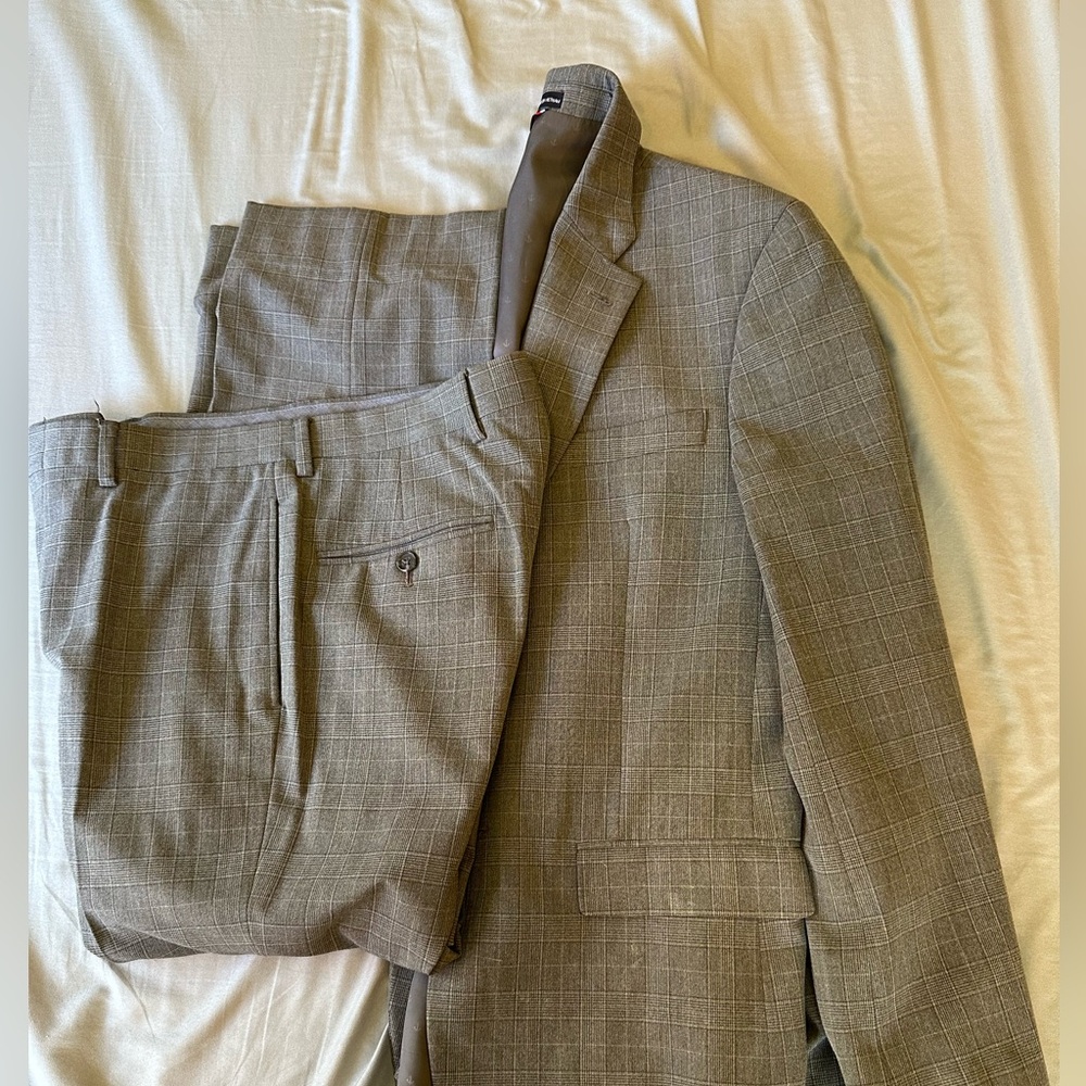 Grey Tommy Hilfiger suit